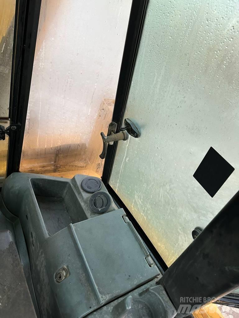 CAT 428D Buldoexcavatoare