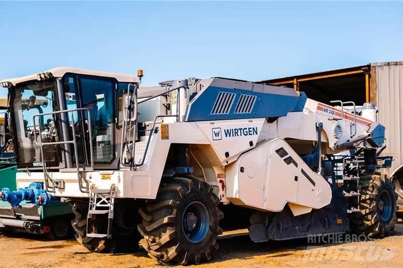 Wirtgen WR240 Altele