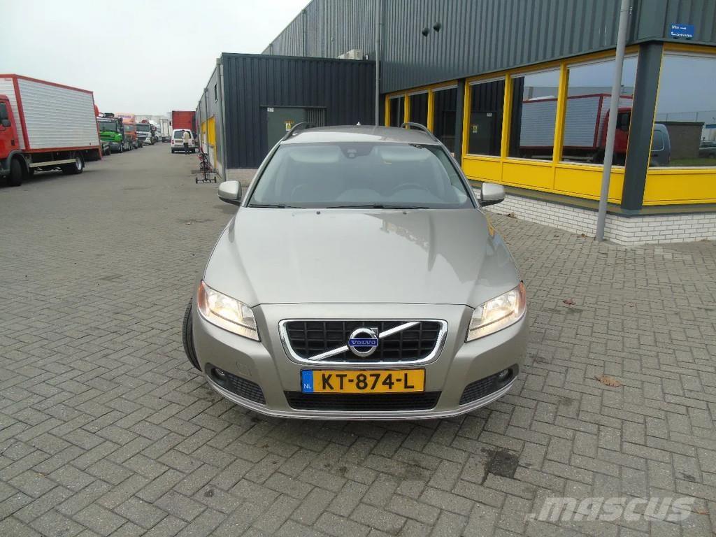Volvo V70 + manual Masini