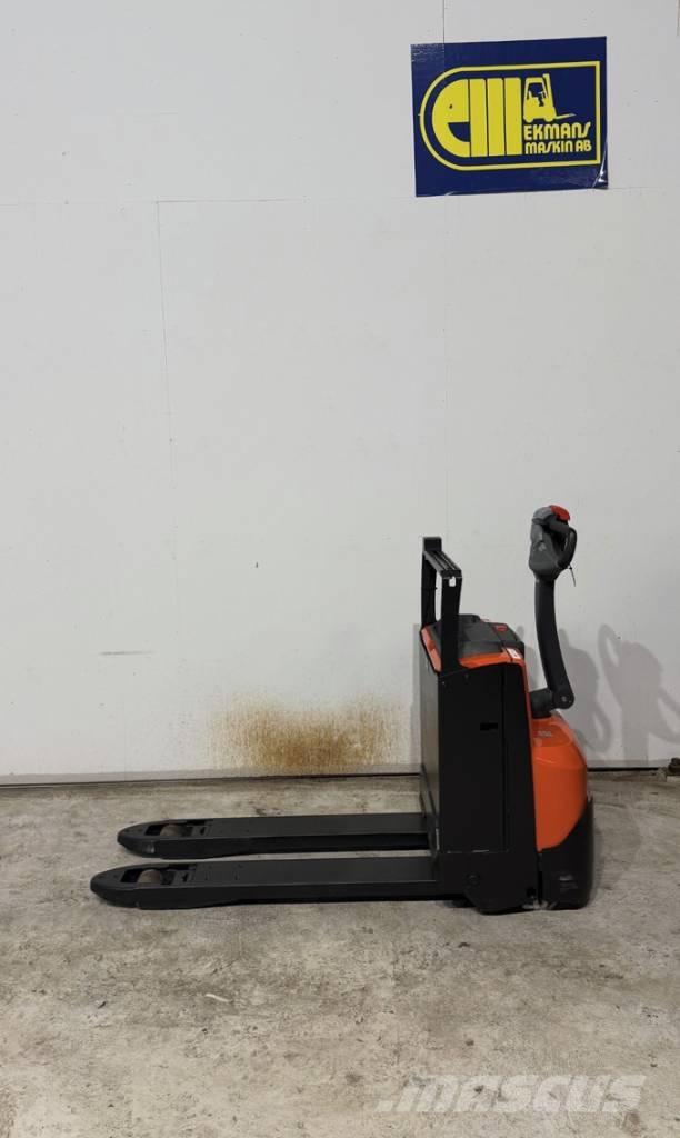 BT truck LWE 180 Transpaleta manuala