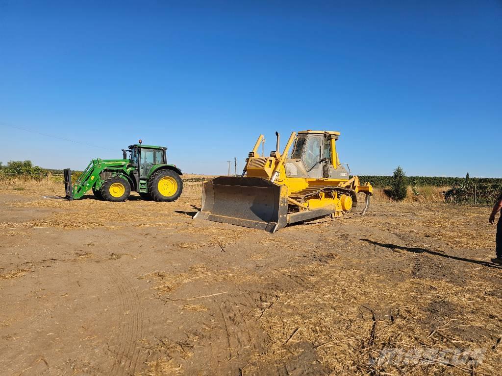 Komatsu D 65 EX 12 Buldozere pe senile