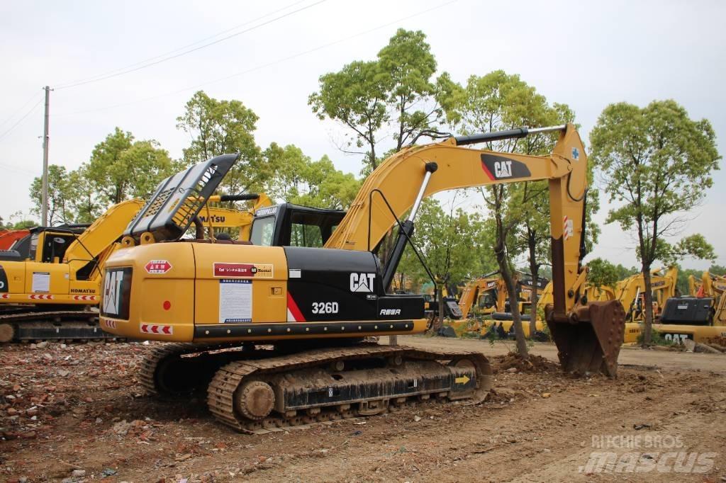 CAT 326D Excavatoare pe șenile
