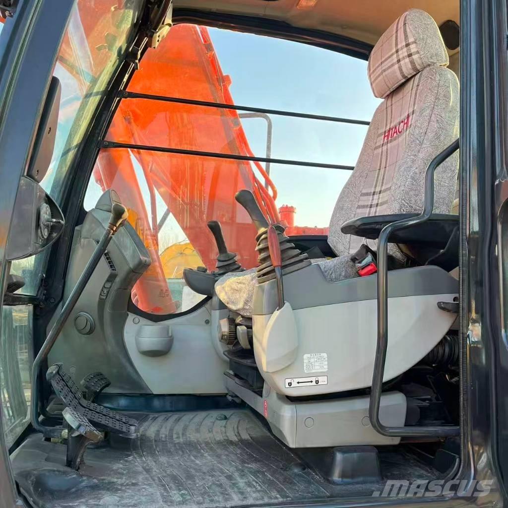 Hitachi ZX 130 Excavatoare 7t - 12t