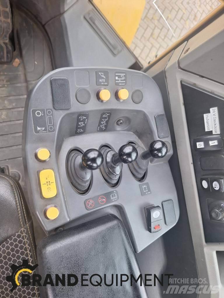 CAT 950M Incarcator pe pneuri