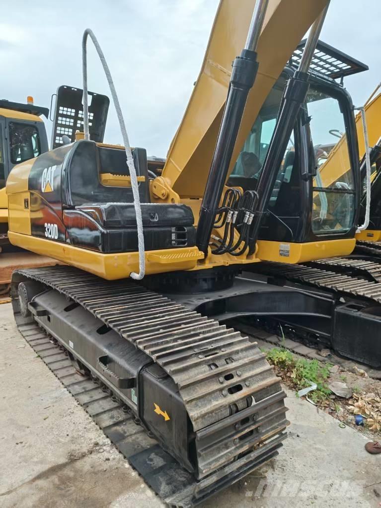 CAT 320 D Excavatoare pe șenile

