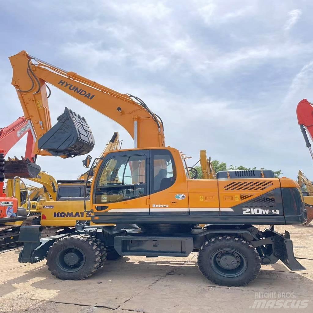 Hyundai R210W-9 Excavatoare cu roti