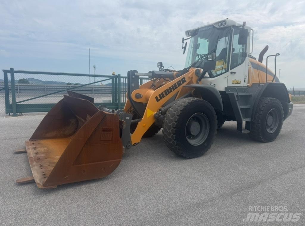 Liebherr L 526 Incarcator pe pneuri