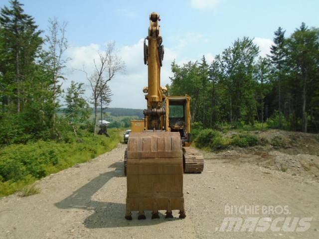 CAT 215 Excavatoare pe șenile
