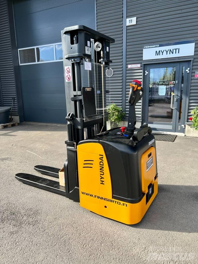 Hyundai 15ESR Transpaleti autopropulsanti