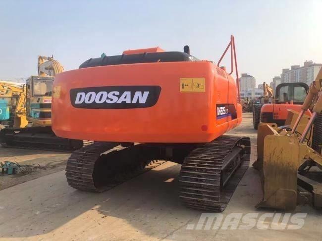 Doosan DH 225 LC-9 Excavatoare pe șenile
