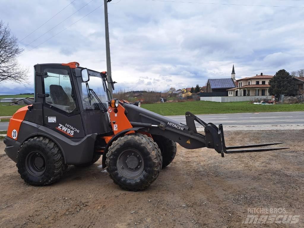 Hitachi ZW 95-6 Incarcator pe pneuri