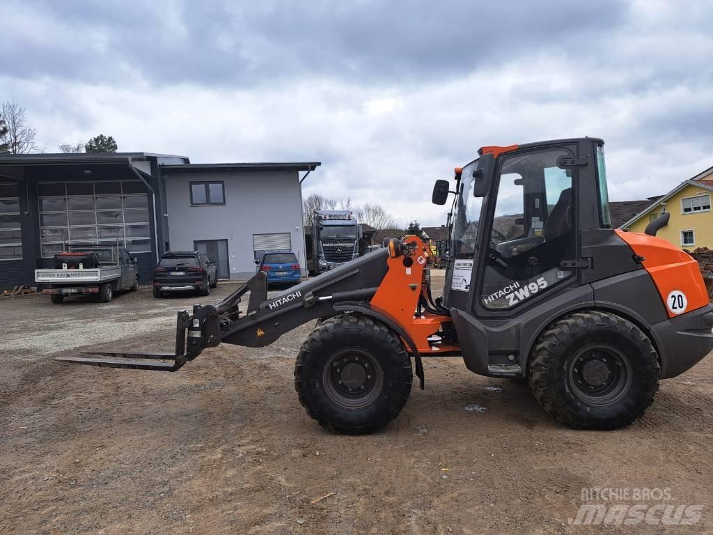 Hitachi ZW 95-6 Incarcator pe pneuri