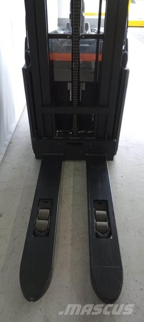 Toyota SPE160L Transpaleta manuala