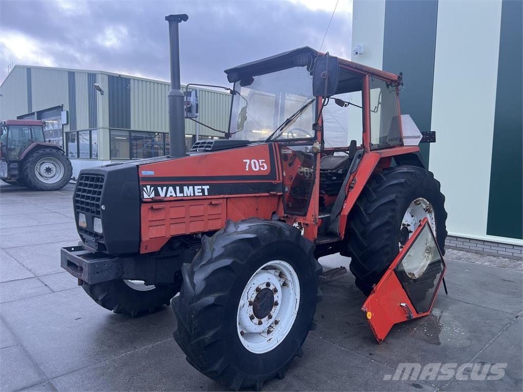 Valtra Valmet 705 Tractoare