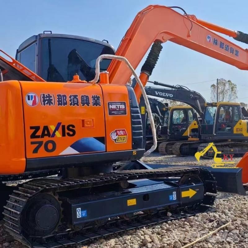 Hitachi 70 Excavatoare pe șenile
