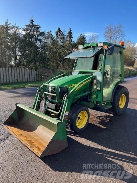 John Deere 2720 Tractoare compacte