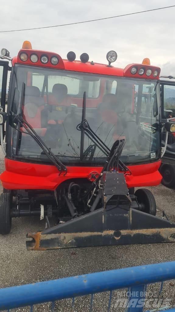  PistenBully  600 Utilaje deszapezire