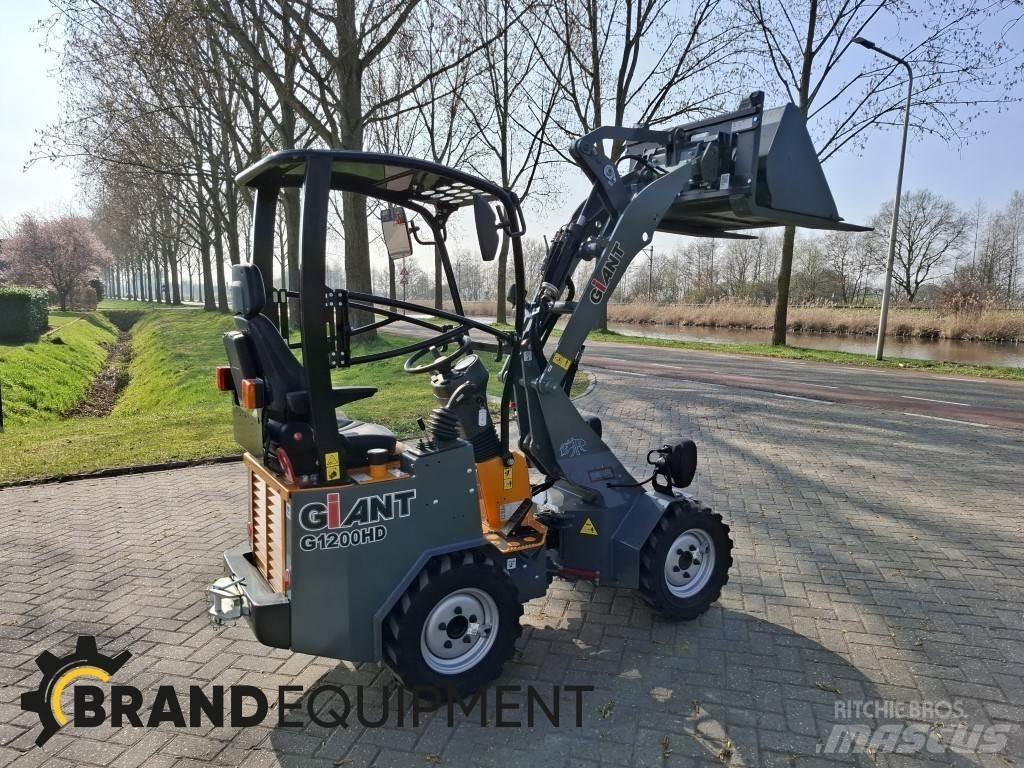 GiANT G1200HD Incarcator pe pneuri