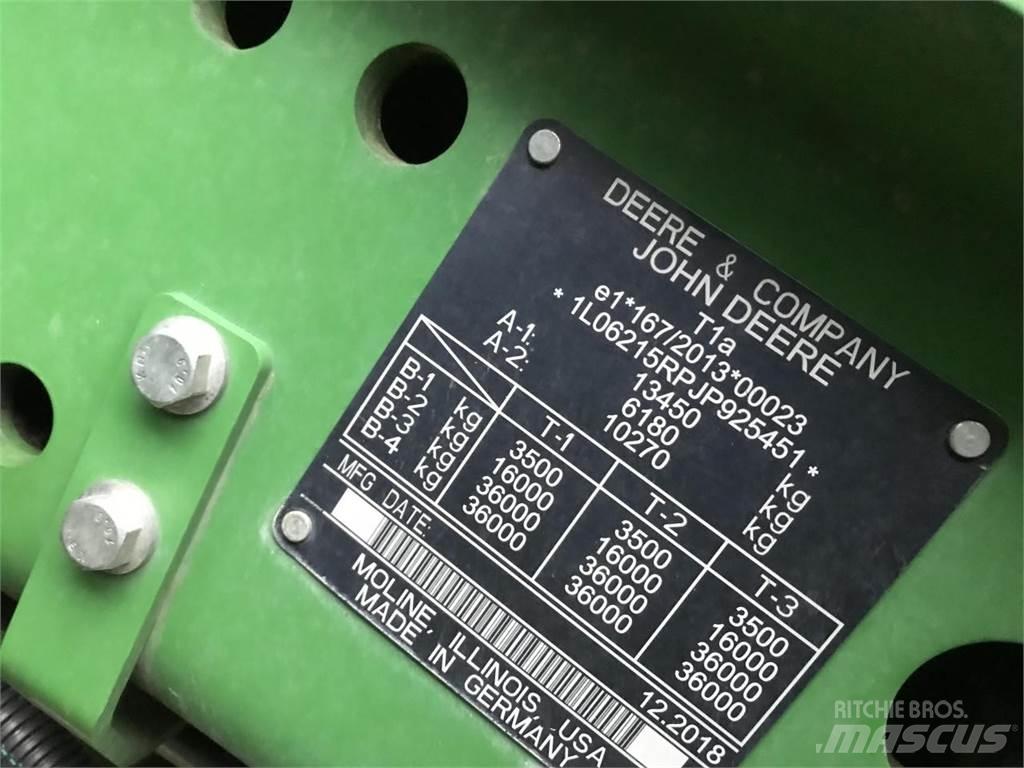 John Deere 6215R Tractoare