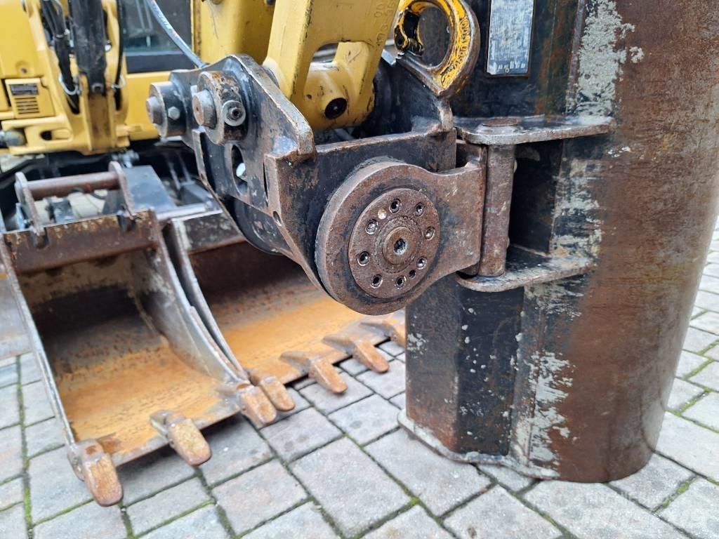 CAT 305 E2 + Powertilt Mini excavatoare < 7t