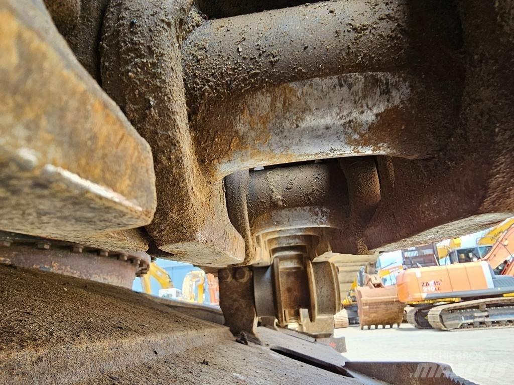 Komatsu PC210LC-8 Excavatoare pe șenile
