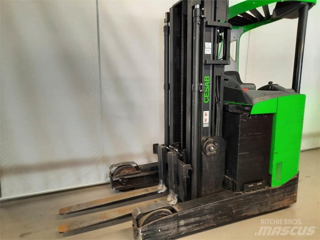 Cesab R 325 Stivuitor cu catarg retractabil