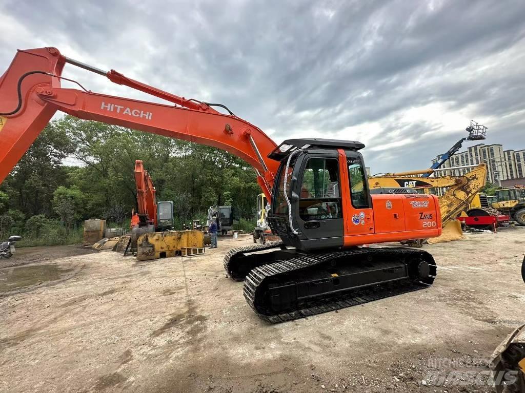 Hitachi ZX 200 Excavatoare pe șenile
