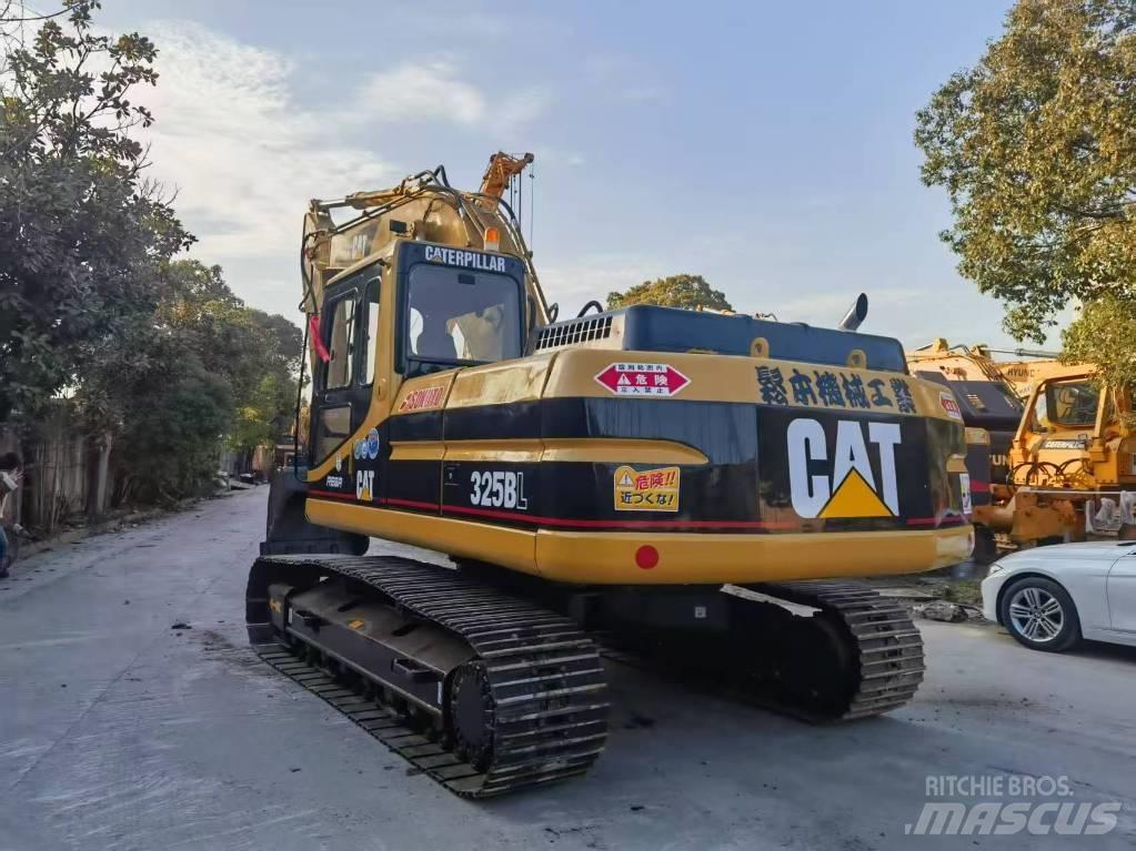 CAT CAT325B Paleta de manipulare