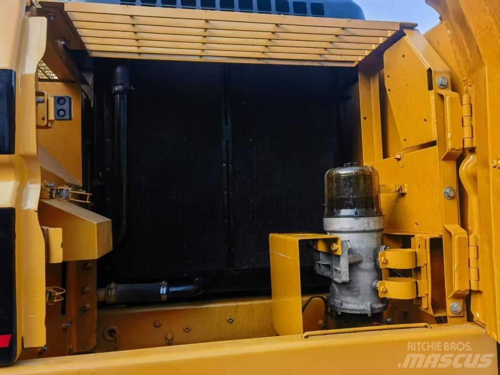 CAT CAT325B Paleta de manipulare