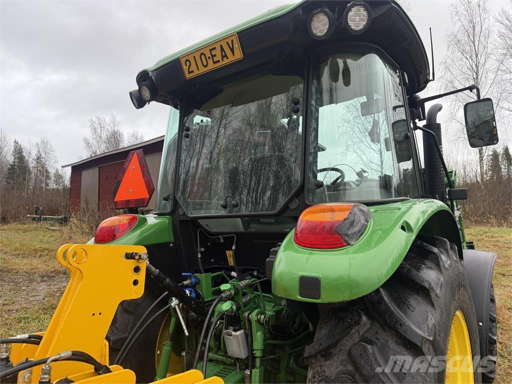 John Deere 5058E Tractoare