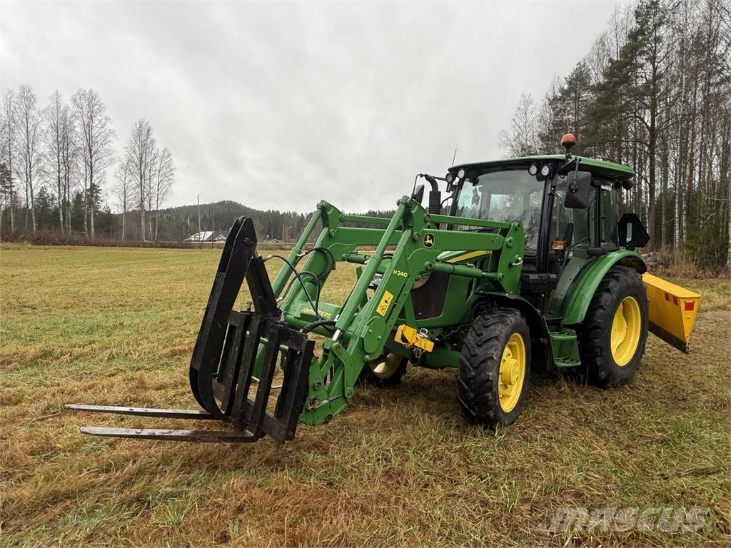 John Deere 5058E Tractoare