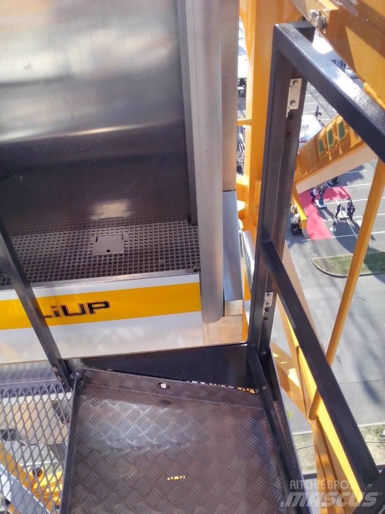 Liebherr LiUp 200 Dispozitive de ridicare şi lifturi pentru materiale