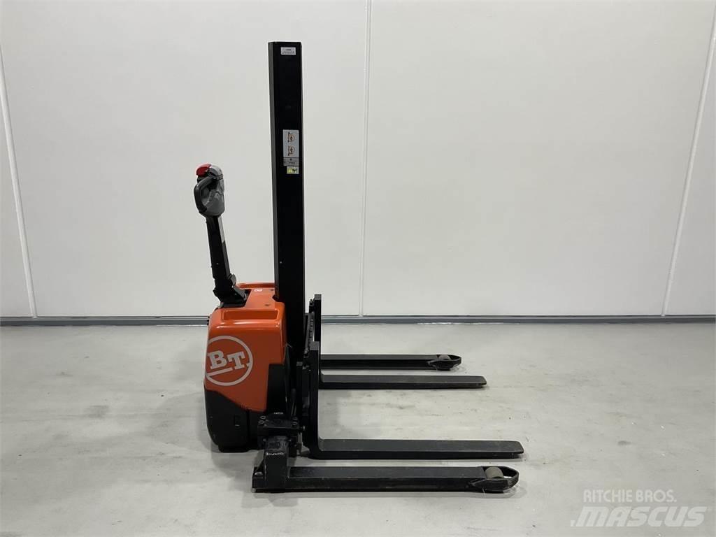 Toyota HWE100 Transpaleti autopropulsanti