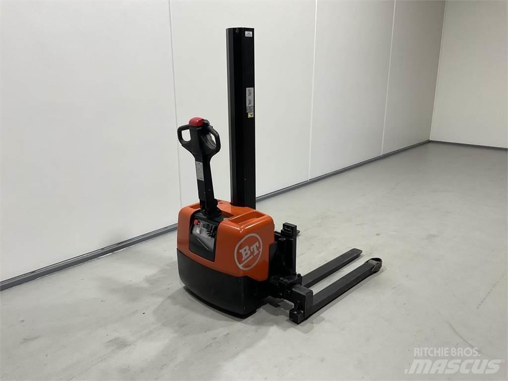 Toyota HWE100 Transpaleti autopropulsanti