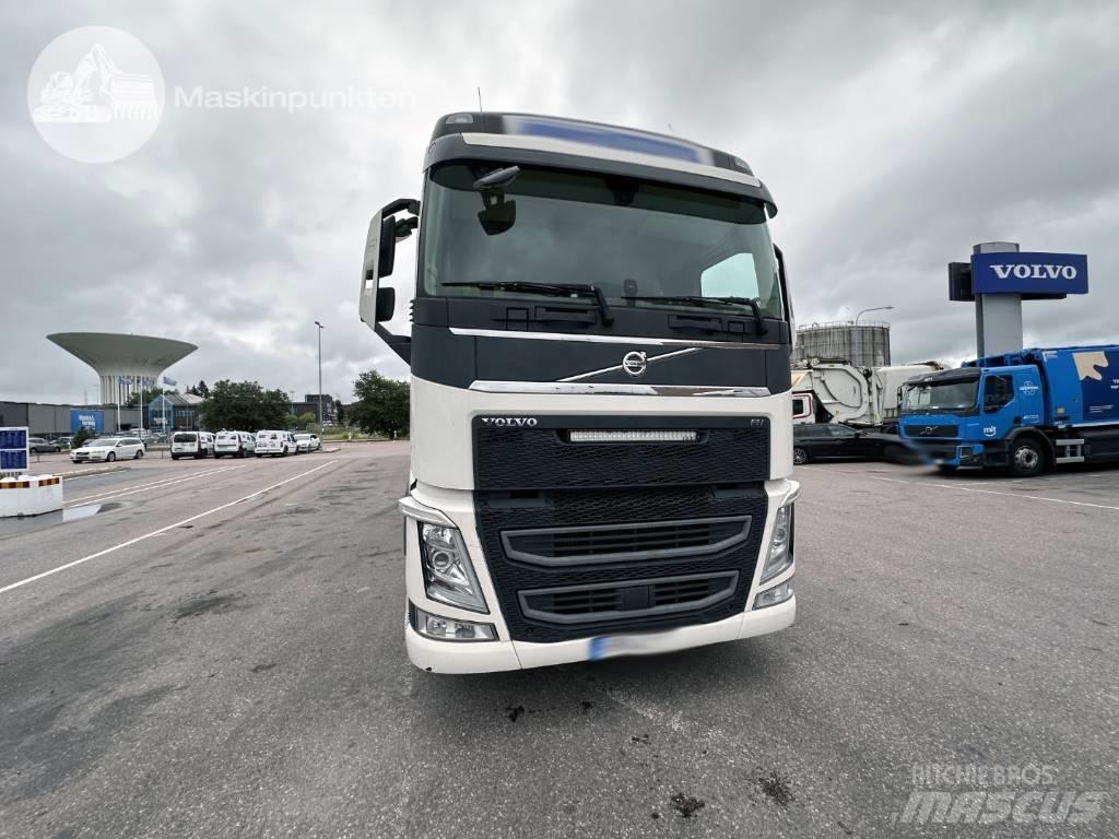 Volvo FH 500 EKIPAGE Camion cu carlig de ridicare