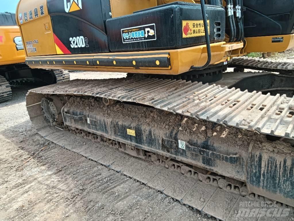CAT 320D2 Excavatoare 7t - 12t
