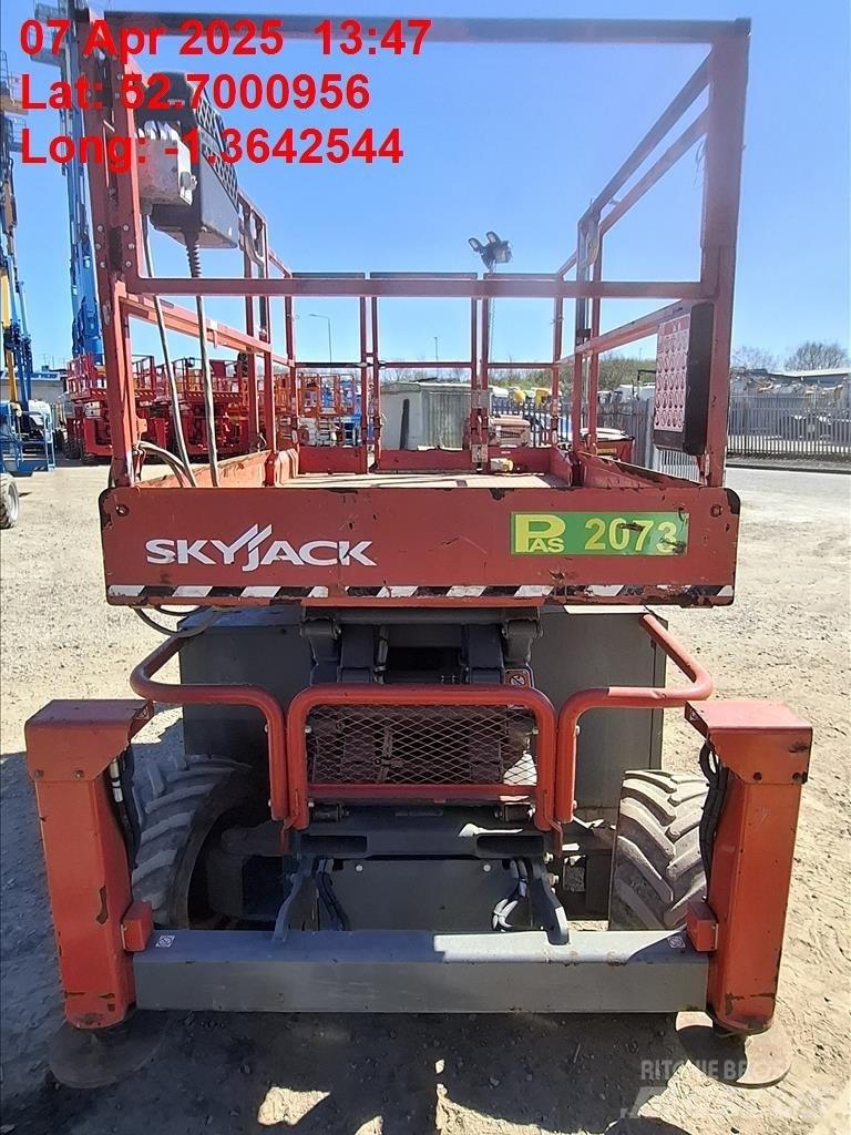 SkyJack SJ 6832 RT Platforme foarfeca