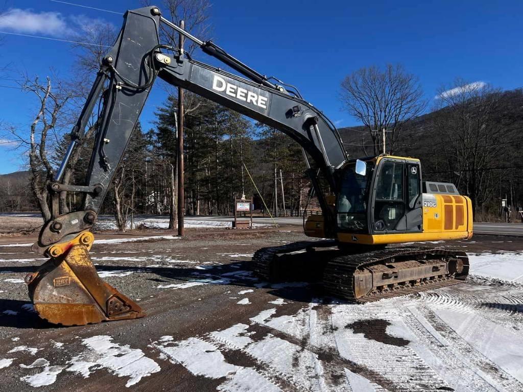 DEERE 210G LC Excavatoare pe șenile

