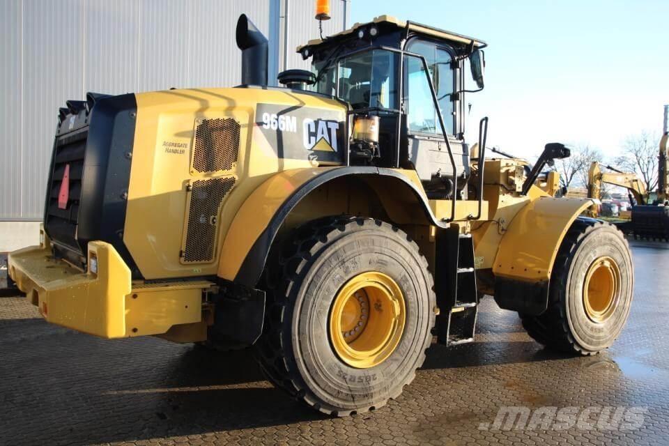 CAT 966M Incarcator pe pneuri