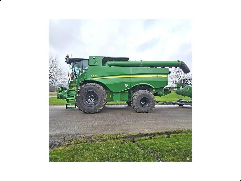 John Deere S 790 Combine de secerat