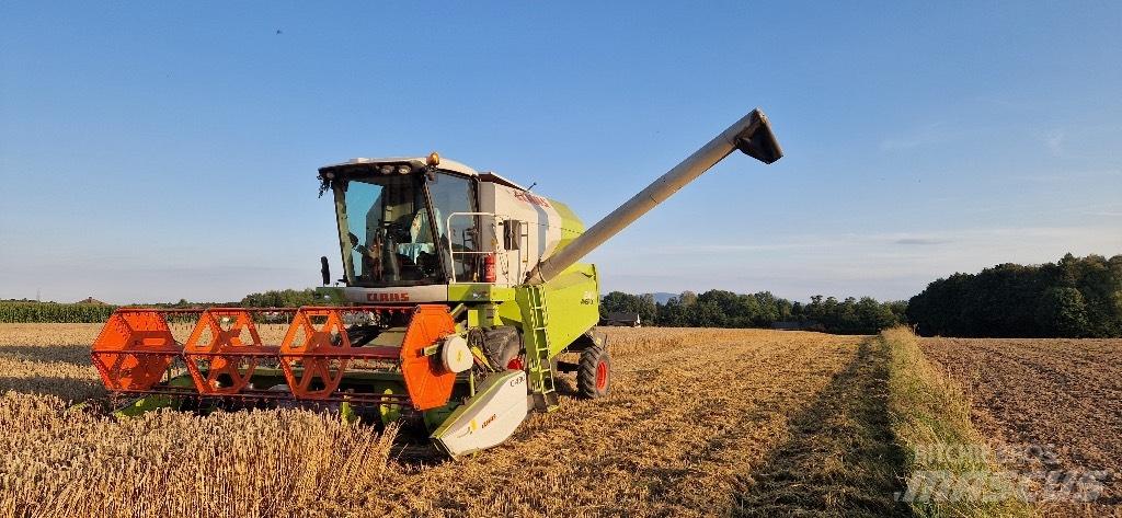 CLAAS Avero 240 Combine de secerat