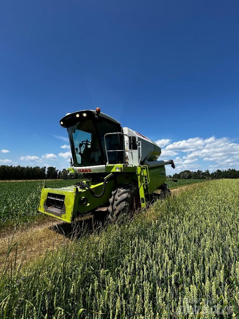 CLAAS Avero 240 Combine de secerat