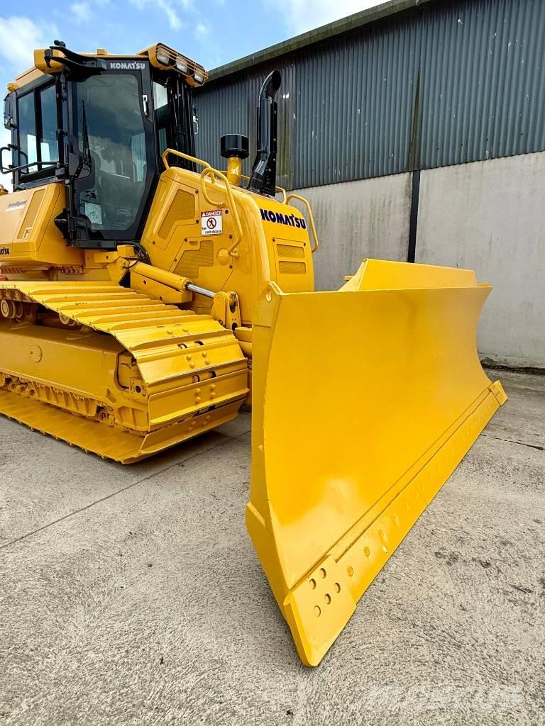 Komatsu D 61 PXi-24 Buldozere pe senile