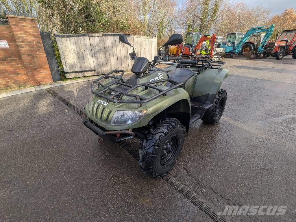 Arctic Cat 700 ATV-uri