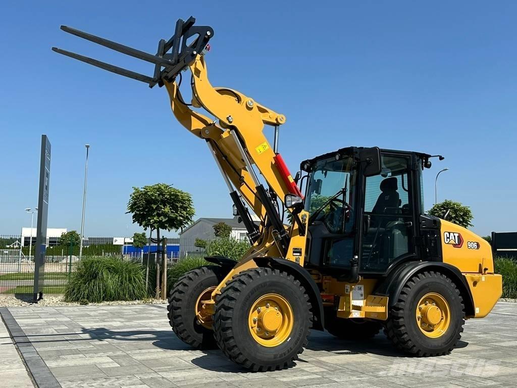 CAT 906 Incarcator pe pneuri