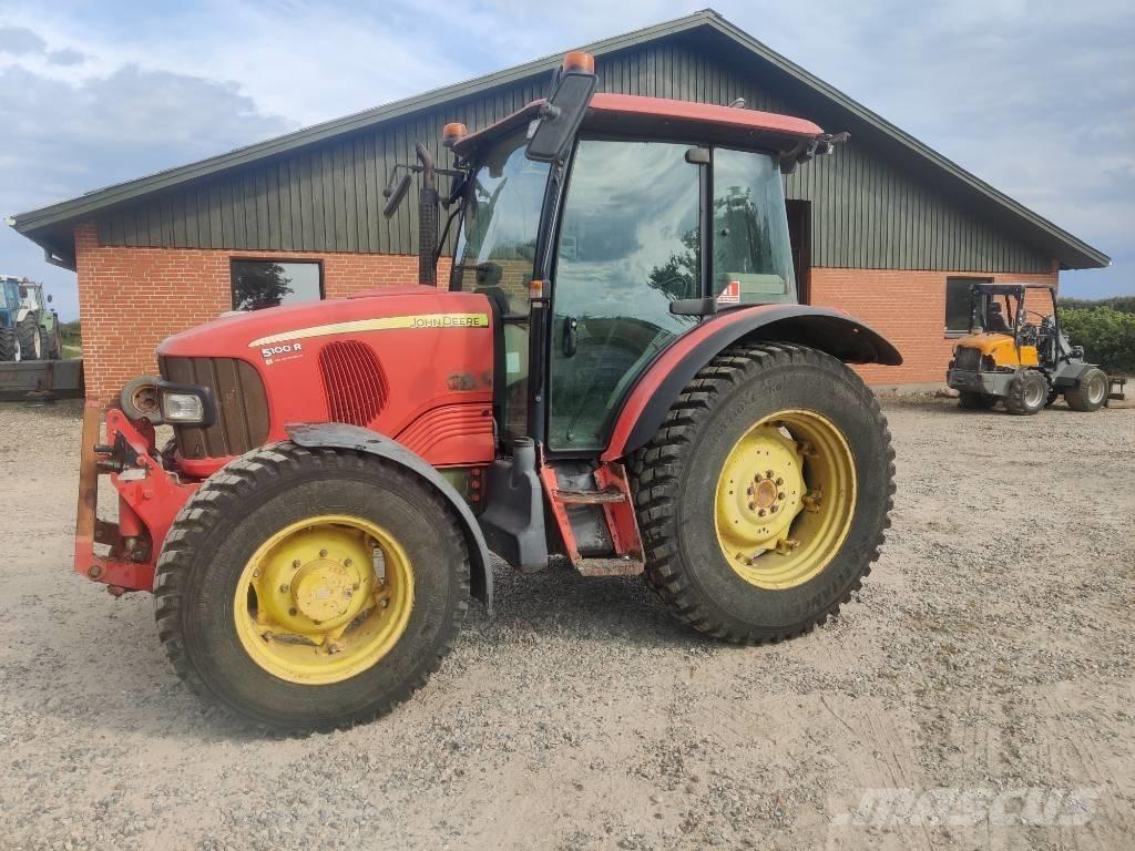 John Deere 5100 R Tractoare