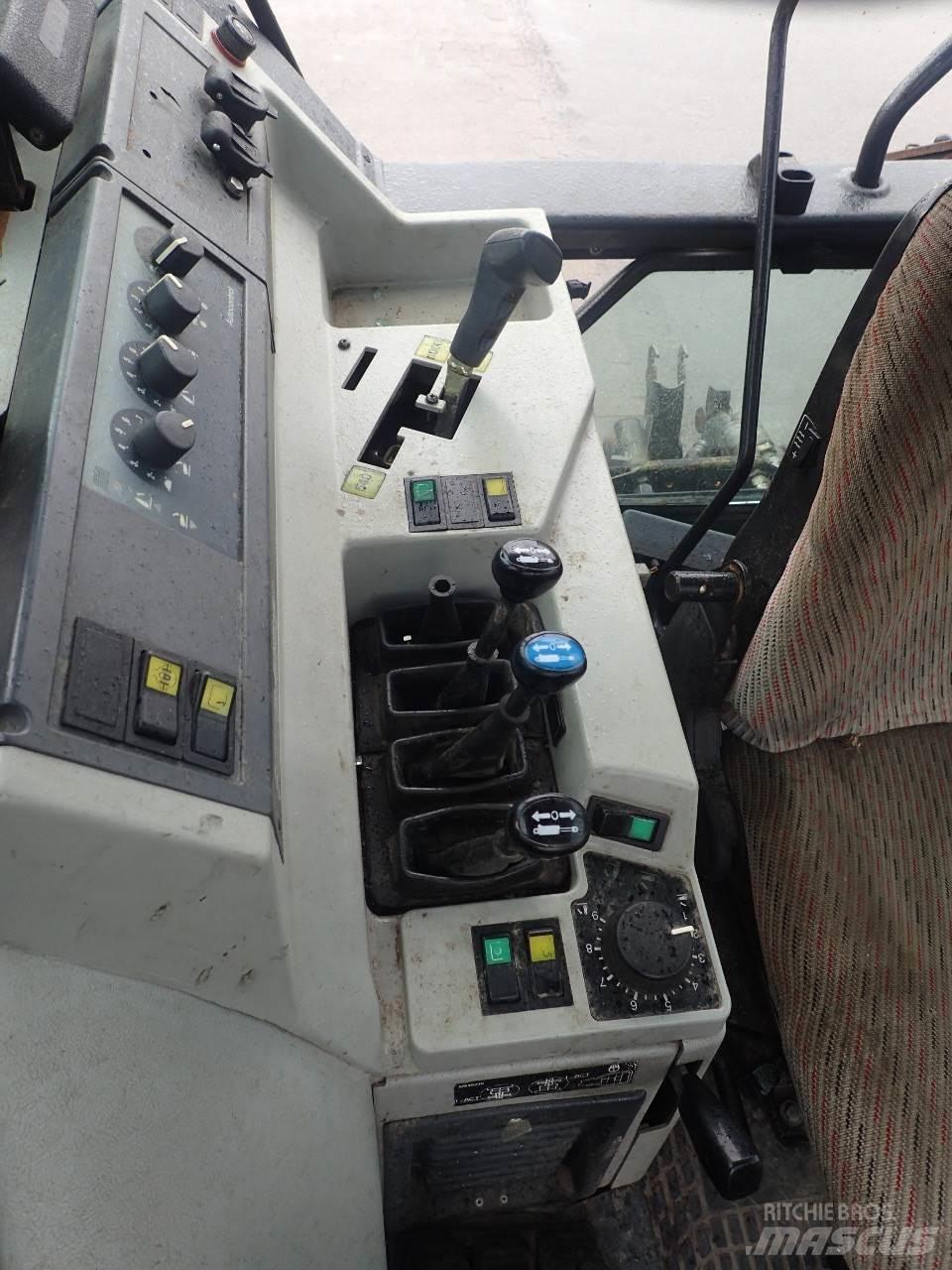 Valtra 8150 Tractoare