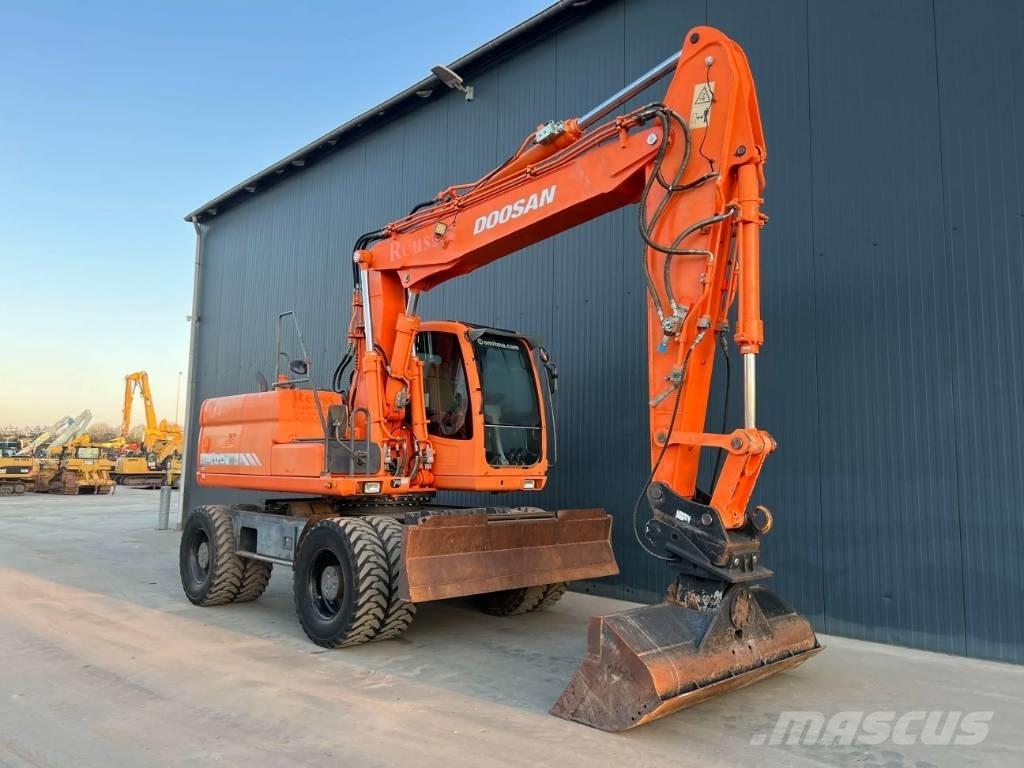 Doosan DX170W Excavatoare cu roti