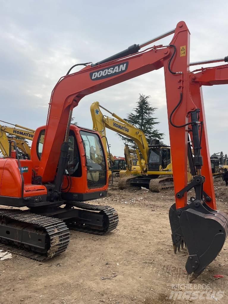 Doosan DX80 Excavatoare 7t - 12t