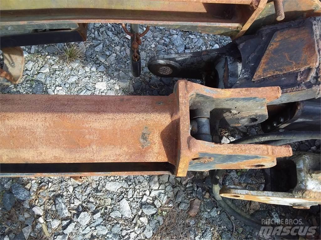 CAT 2200 Macarale pentru culegatoare